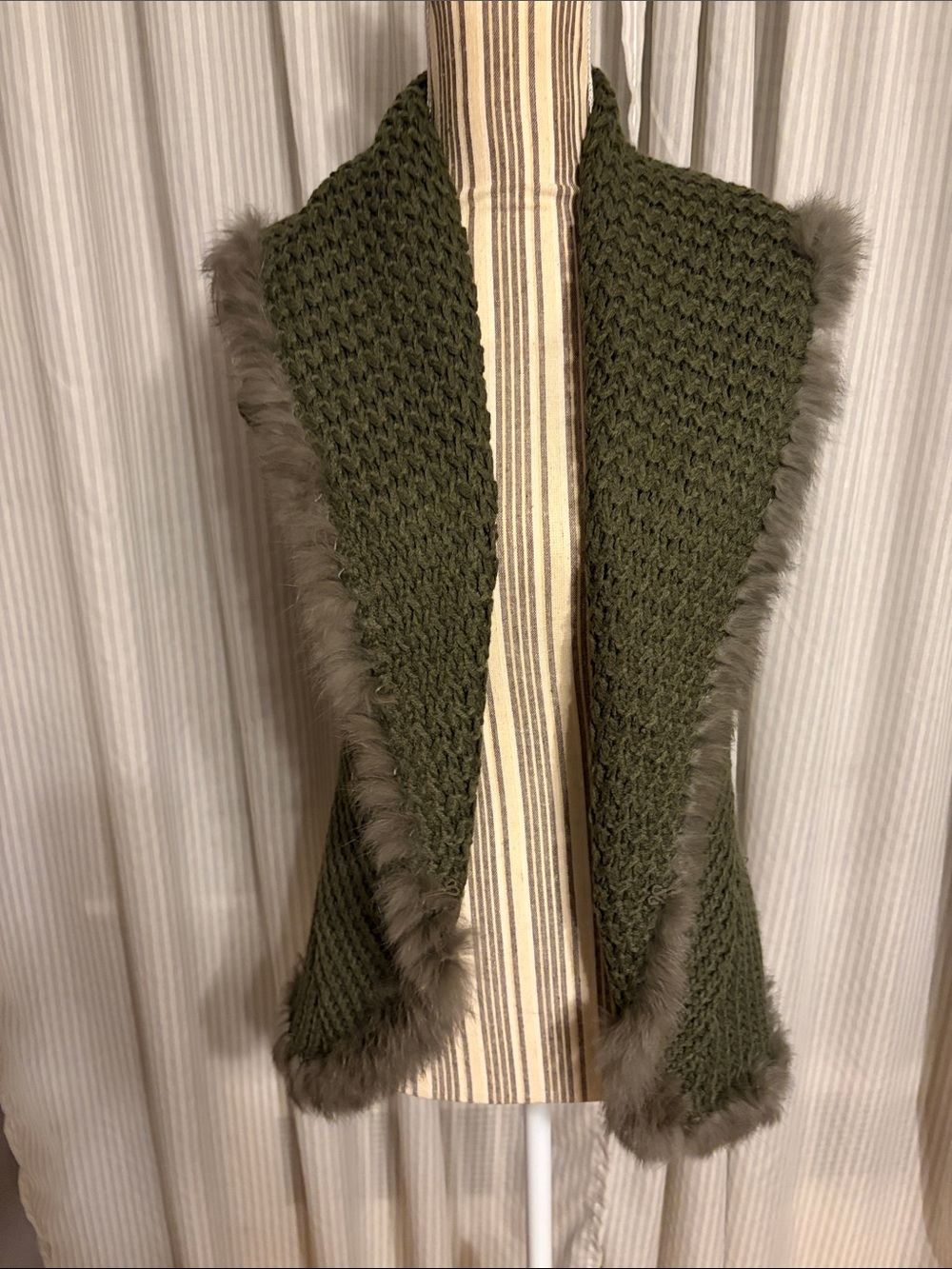 Knit Faux-Fur Trim Open Front Vest - Olive